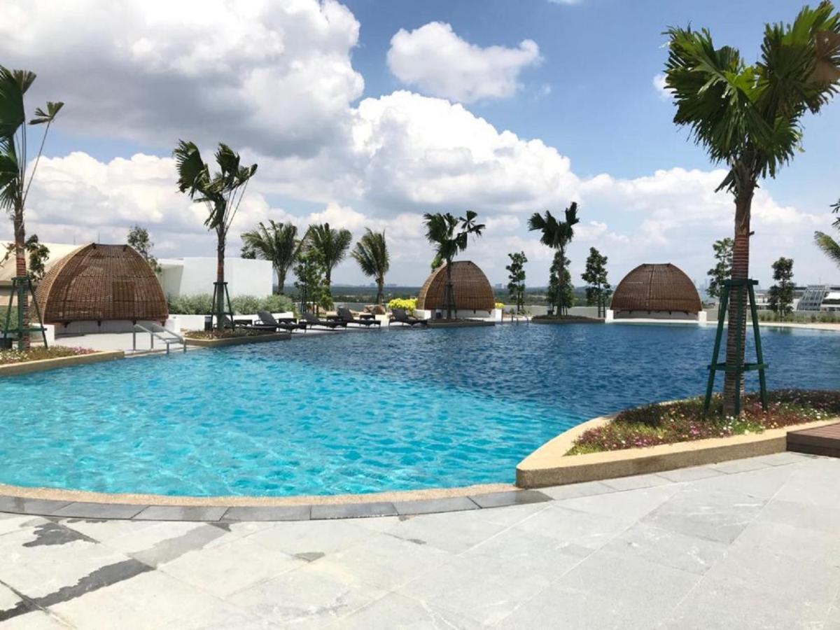 Almas Suite Puteri Harbour-T- Legoland-Jb新山- Sg新加坡 Нусаджайя Экстерьер фото